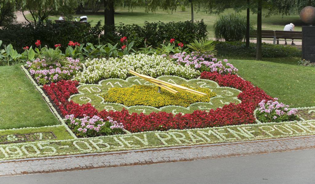 Hotel Bellevue Tlapak Poděbrady Extérieur photo