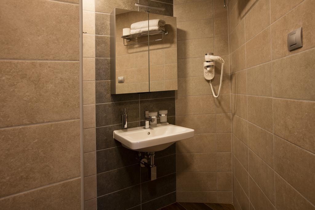 Hotel Bellevue Tlapak Poděbrady Extérieur photo