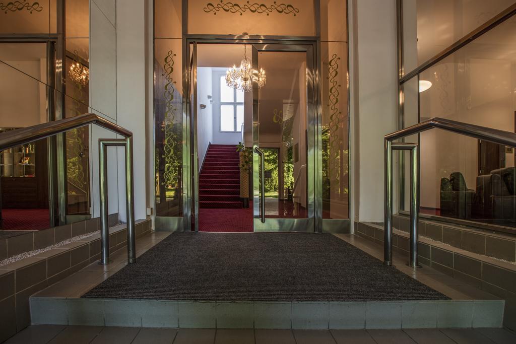 Hotel Bellevue Tlapak Poděbrady Extérieur photo
