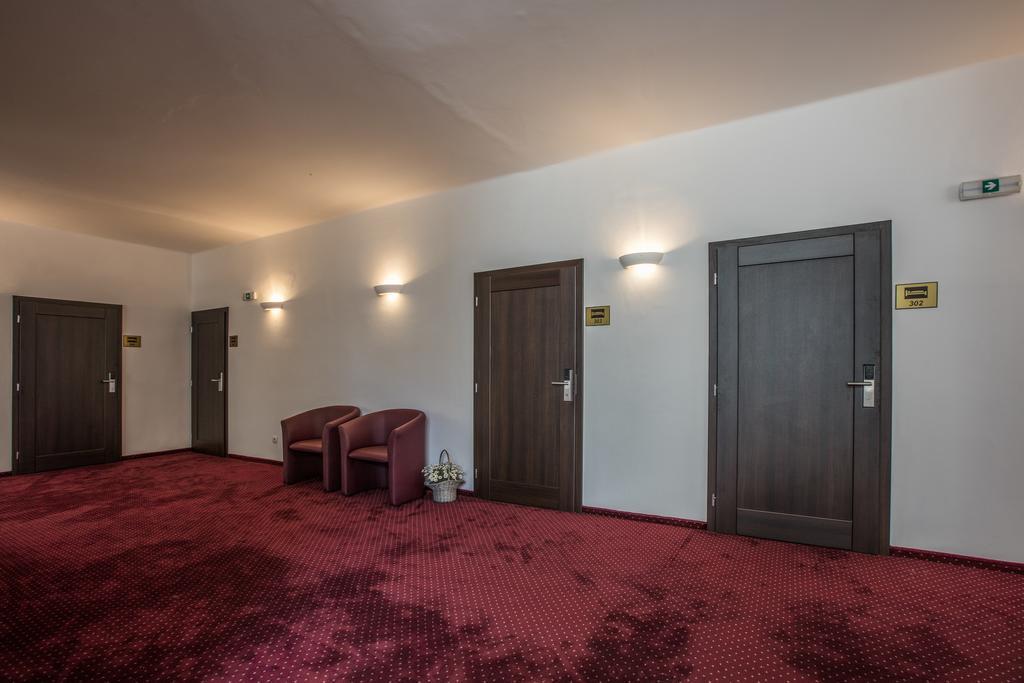 Hotel Bellevue Tlapak Poděbrady Extérieur photo