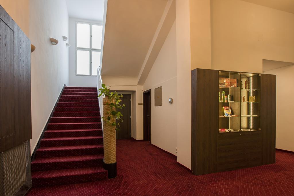 Hotel Bellevue Tlapak Poděbrady Extérieur photo