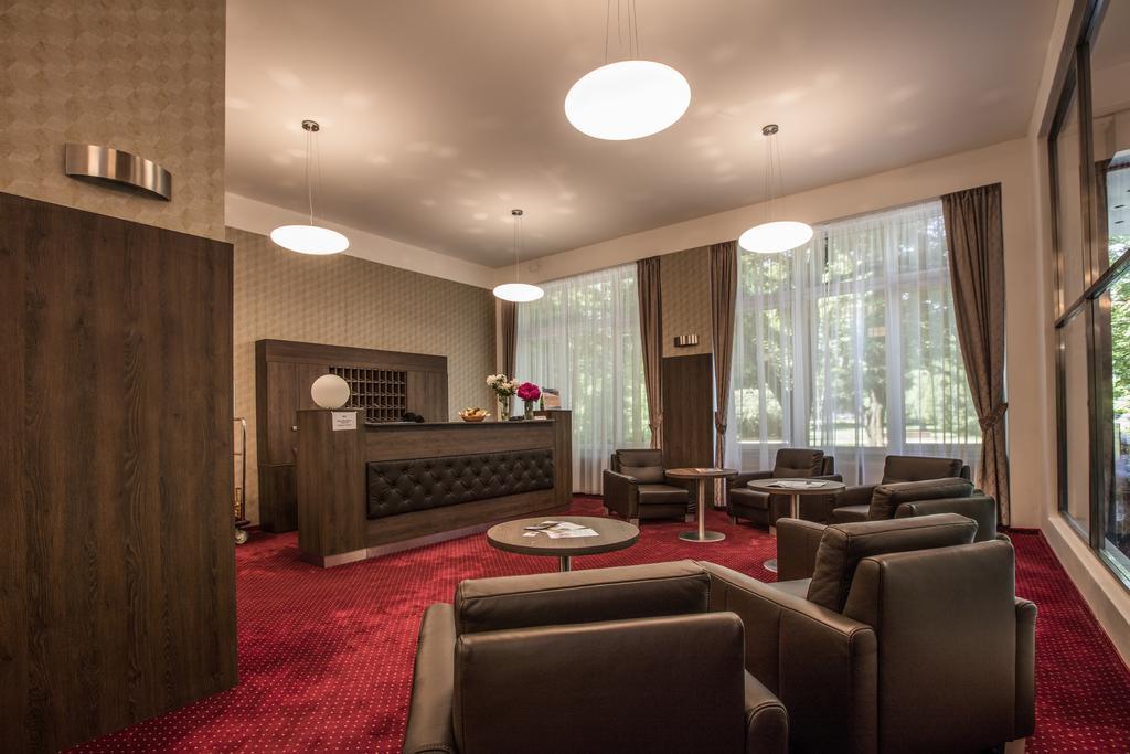 Hotel Bellevue Tlapak Poděbrady Extérieur photo